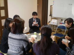 企業と消費者とのミーティングシーン